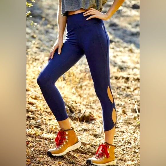 FREE PEOPLE Movement Pants Infinity High Rise 7/8 Cutout Leggings Blue - Picture 4 of 12